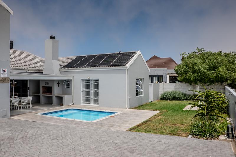 3 Bedroom Property for Sale in Britannia Bay Western Cape